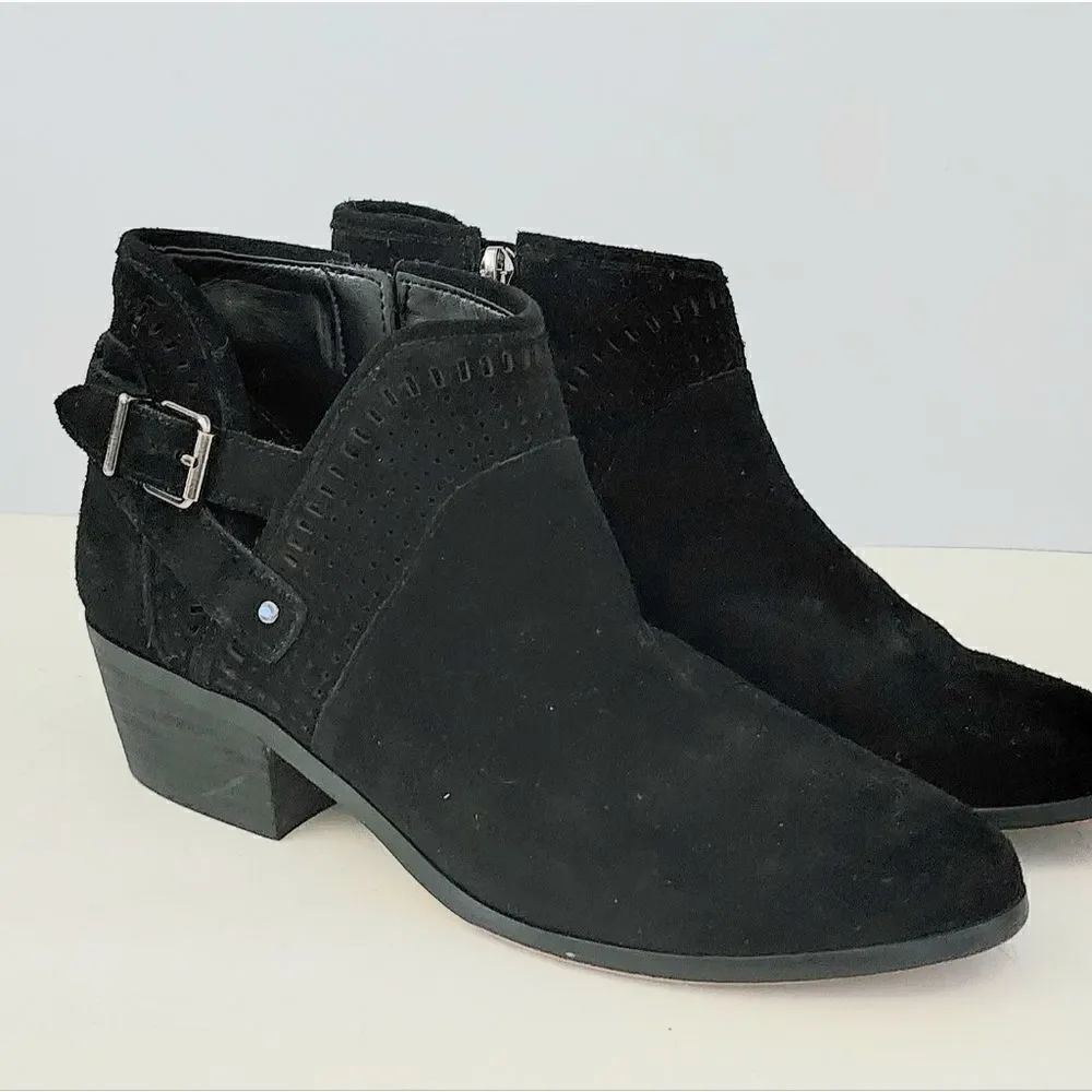 Vince Camuto bootie suadeboots with laser cut detail women's size 8.5 black